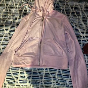 I love it but it doesn’t fit anymore I wore it for 3 times